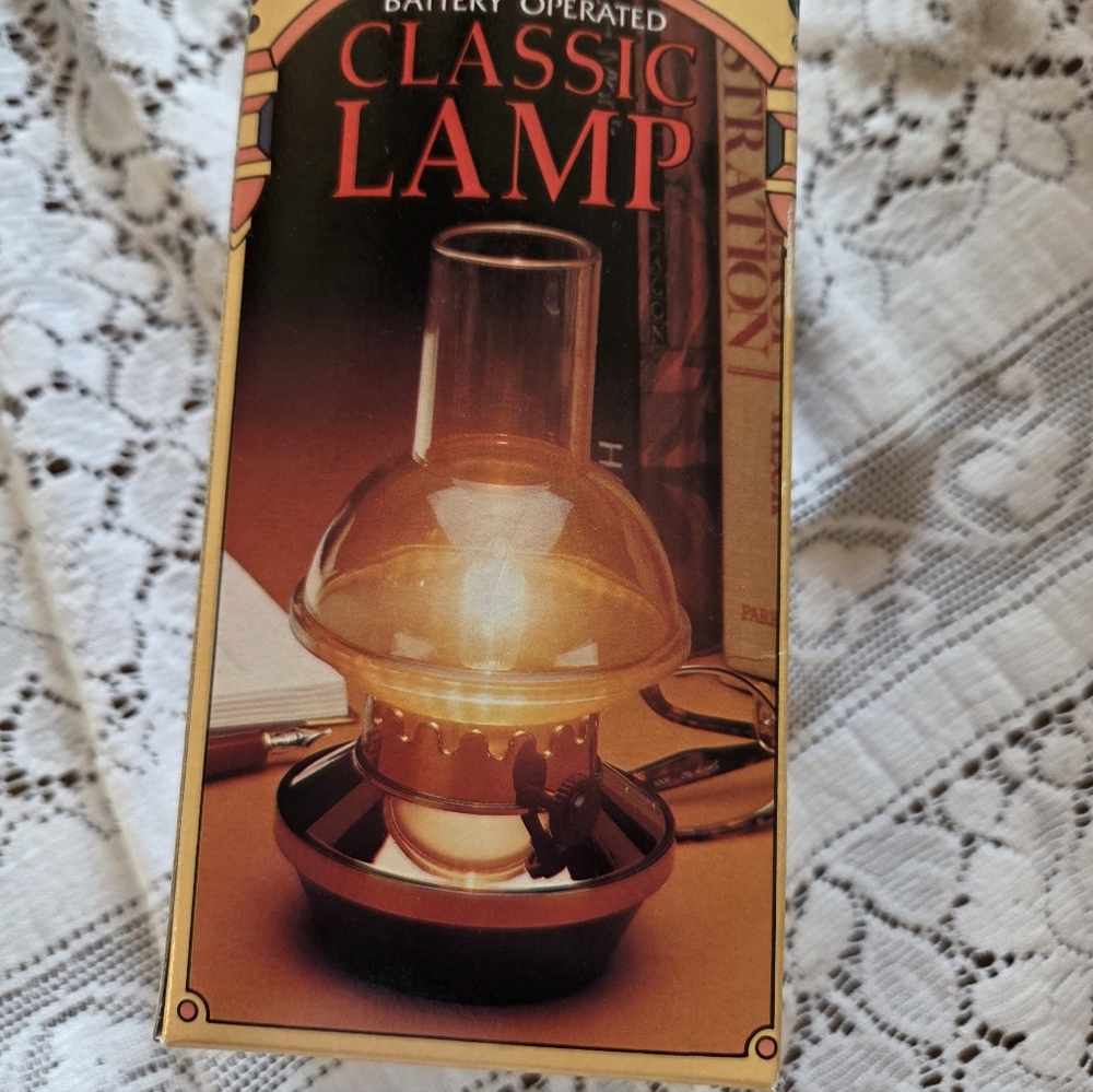 Classic Glass-Top Battery Table Lamp in Gold Tone